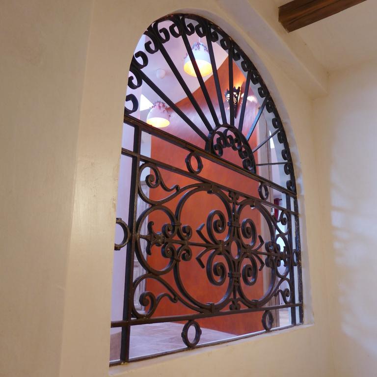 Maison d'hôtes Une hirondelle en Provence Roussillon en Isere Exterior foto