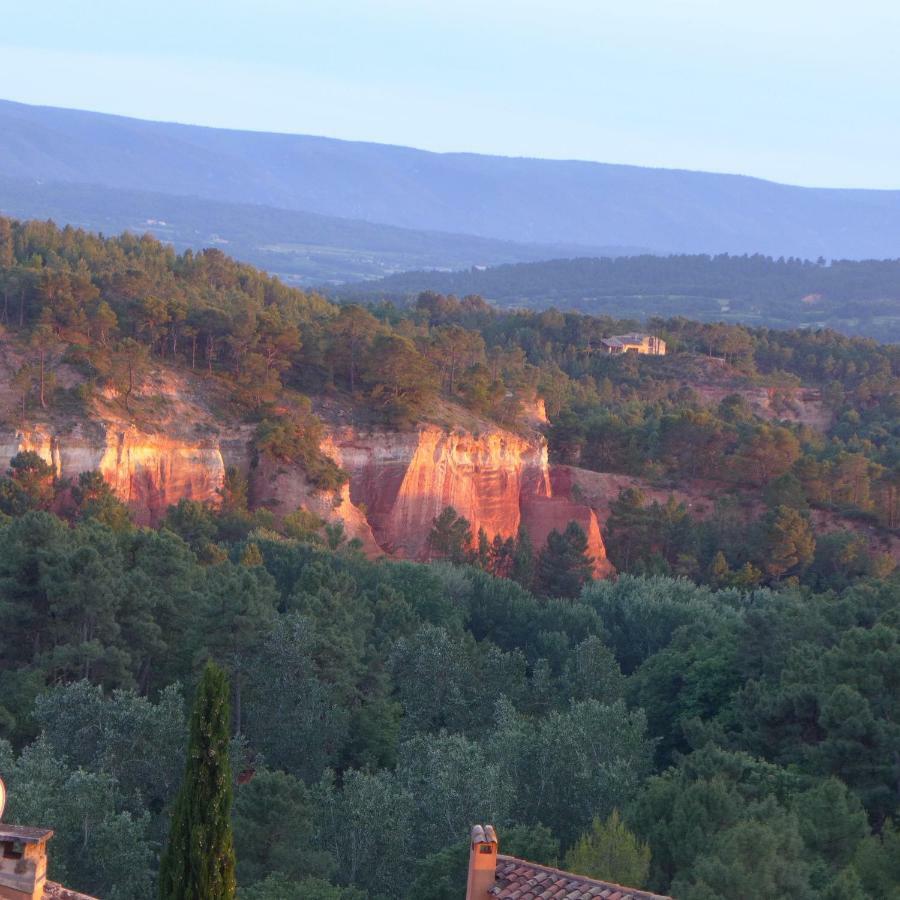 Maison d'hôtes Une hirondelle en Provence Roussillon en Isere Exterior foto